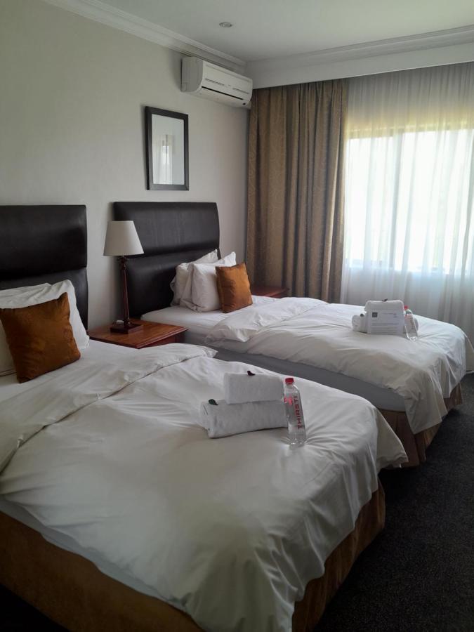 Protea Hotel By Marriott Harrismith Montrose Bagian luar foto