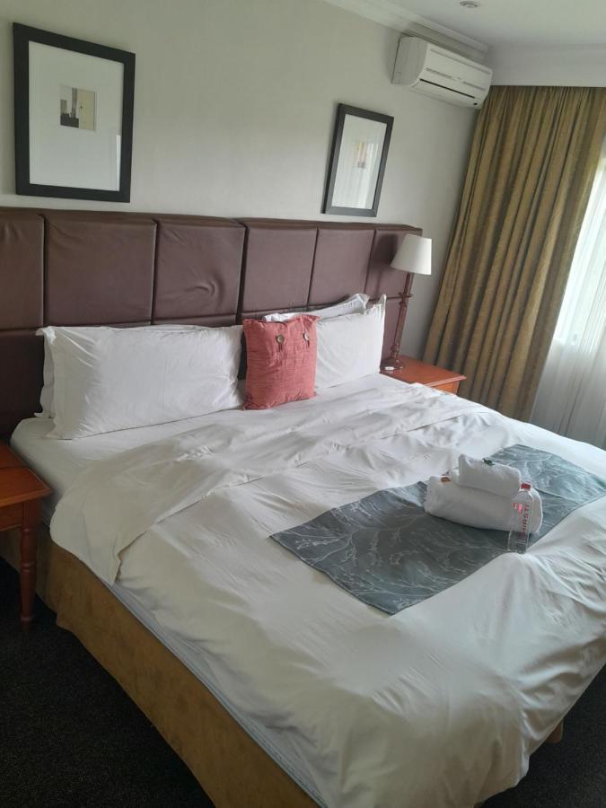 Protea Hotel By Marriott Harrismith Montrose Bagian luar foto