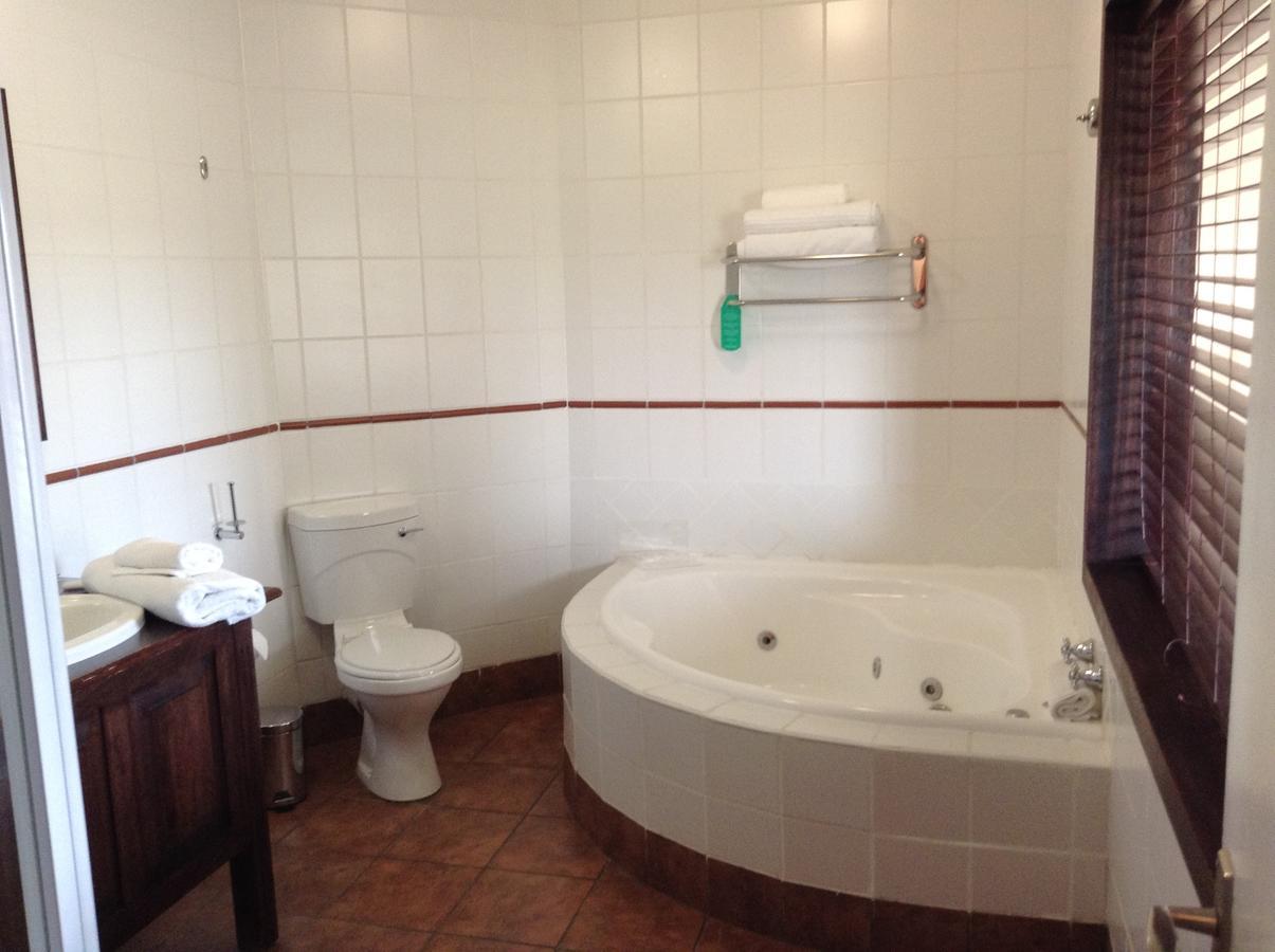 Protea Hotel By Marriott Harrismith Montrose Bagian luar foto